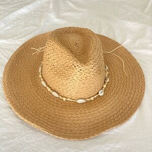 Beachly Handwoven straw cowboy hat with sea shells bead NWT - Natural